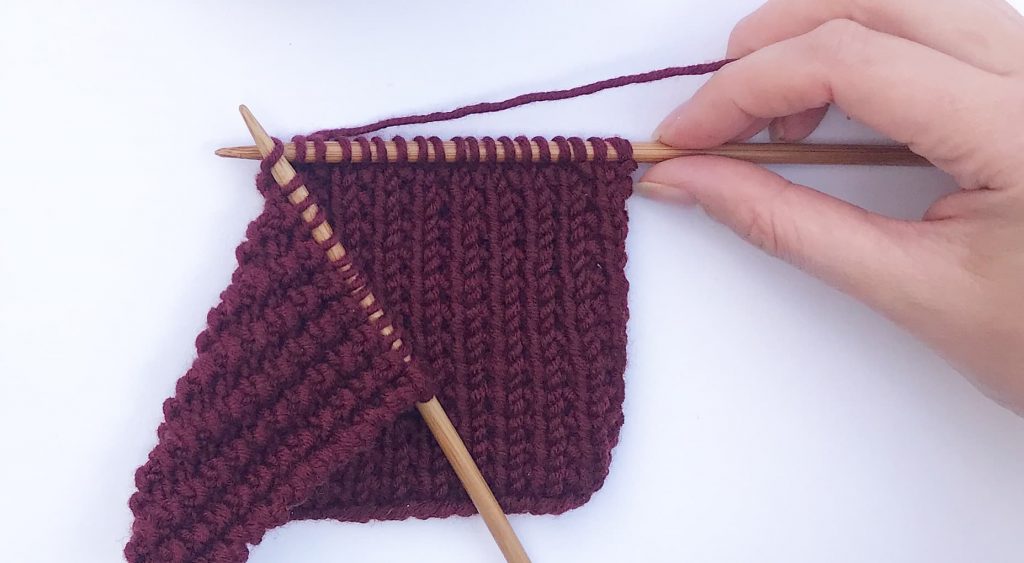 Tricot et crochet : les 4 différences à connaitre entre le crochet et le  tricot 